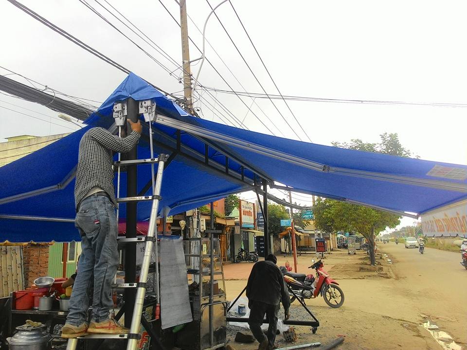 Mái hiên chu a sân vườn